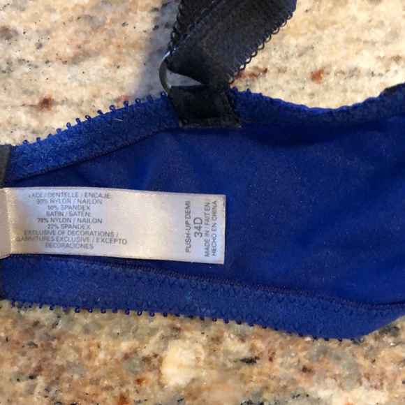 Victoria’s Secret Push Up Demi bra - Picture 3 of 3